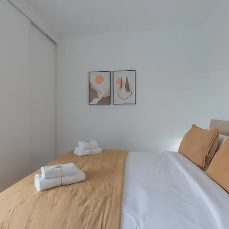 Serena Zare By Villalia